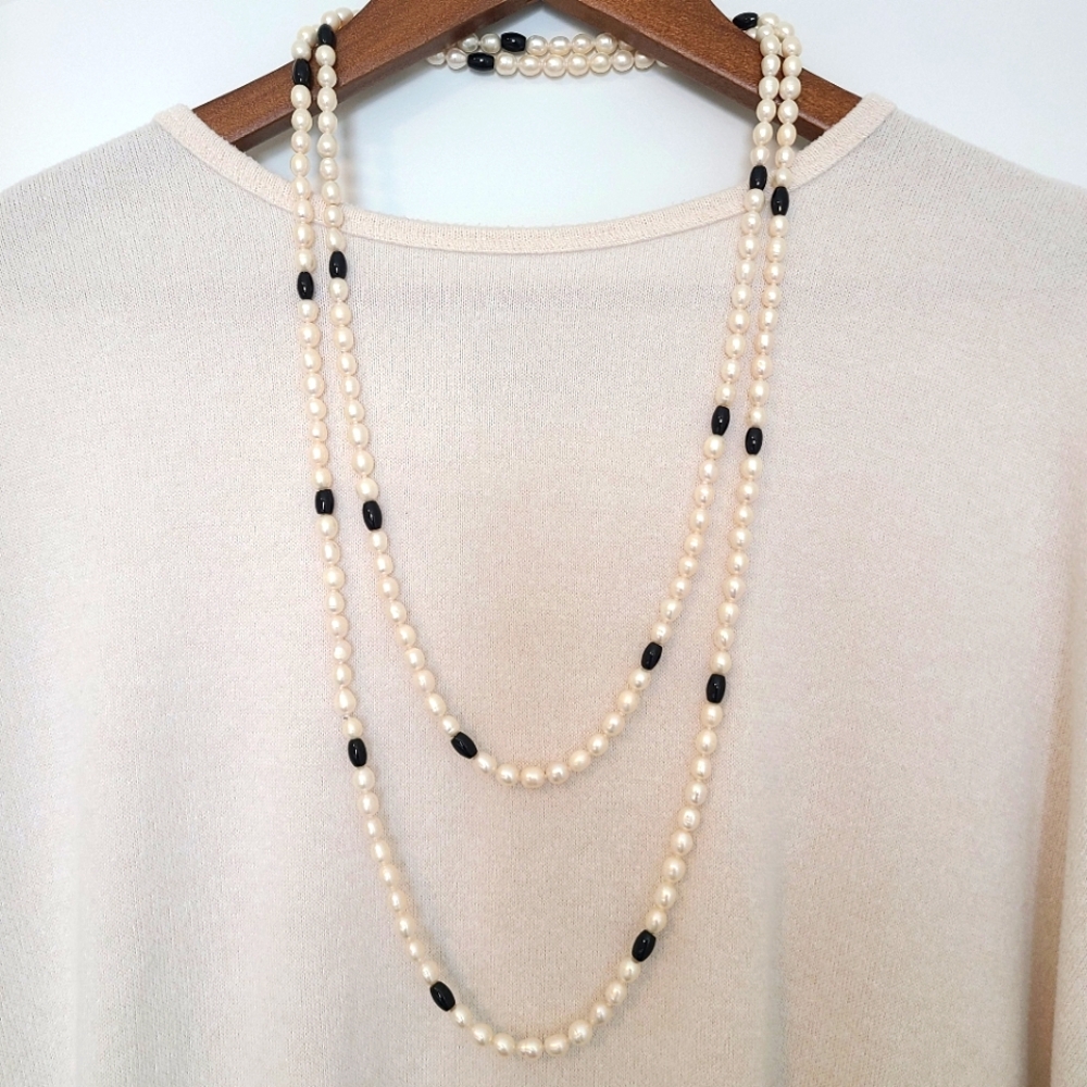 Vintage Pearl and Onyx Necklace